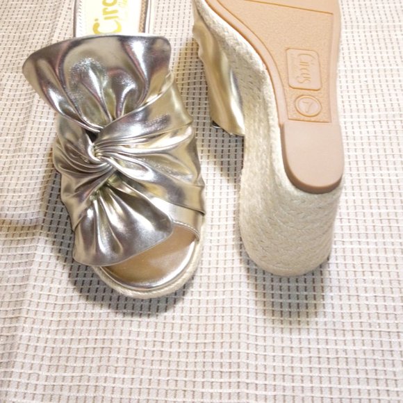 shoes - Picture 2 of 2